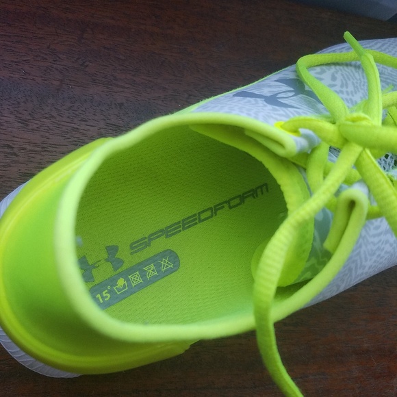 Womens UA Speedform sz (7) apollo 2 training shoes - Picture 4 of 5